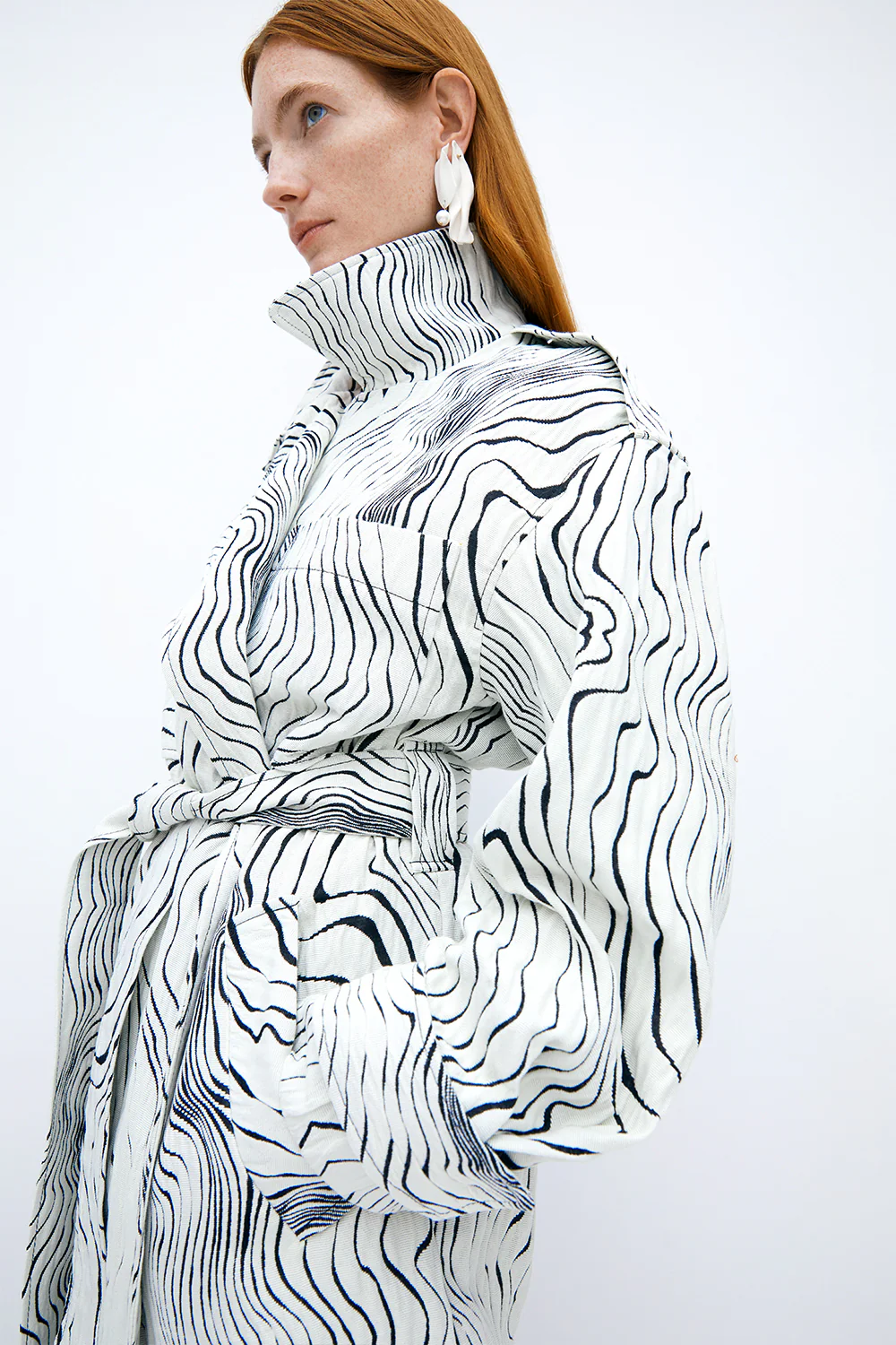 Chen Short Trench Black/ White - Image 3