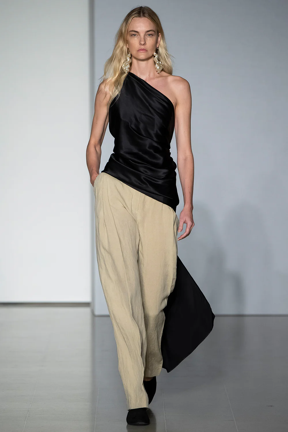 Gabrielle Trouser Stone - Image 3